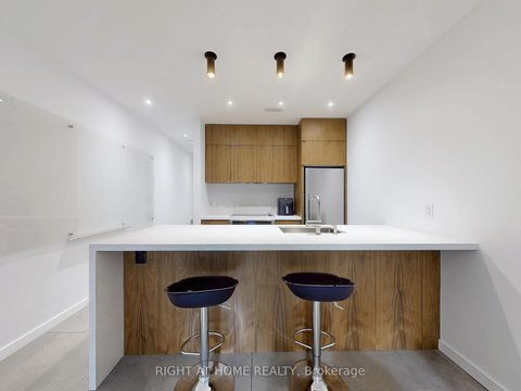 Photo 33 at 15 Durie Street E, Swansea, Toronto