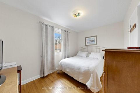 Photo 15 at 87 Mulholland Avenue, Glen Park, Toronto