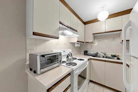 Photo 32 at 87 Mulholland Avenue, Glen Park, Toronto