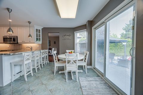 Photo 8 at 4 Milgate Place, Aurora Highlands, Aurora
