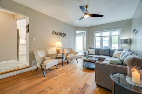 Photo 10 at 4 Milgate Place, Aurora Highlands, Aurora