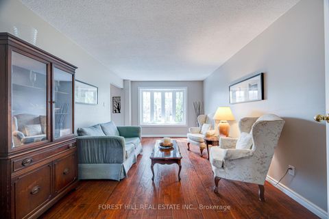 Photo 12 at 4 Milgate Place, Aurora Highlands, Aurora