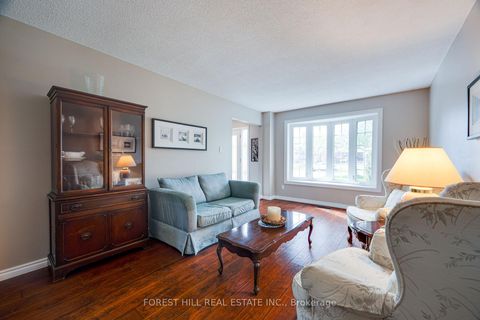 Photo 13 at 4 Milgate Place, Aurora Highlands, Aurora