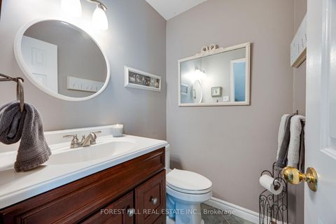 Photo 17 at 4 Milgate Place, Aurora Highlands, Aurora