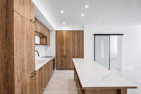 Photo 6 at 725 - 505 Richmond Street W, Waterfront Communities C1, Toronto