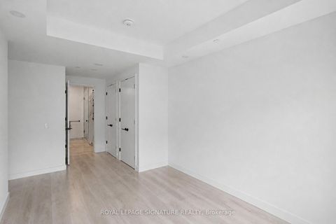 Photo 10 at 725 - 505 Richmond Street W, Waterfront Communities C1, Toronto