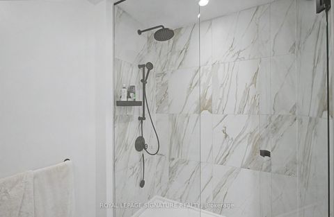 Photo 12 at 725 - 505 Richmond Street W, Waterfront Communities C1, Toronto