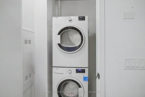 Photo 16 at 725 - 505 Richmond Street W, Waterfront Communities C1, Toronto