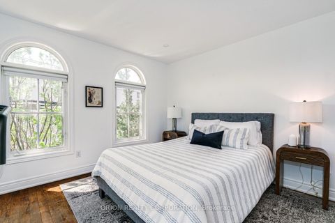 Photo 14 at 6 St Raymond Heights, Junction, Toronto