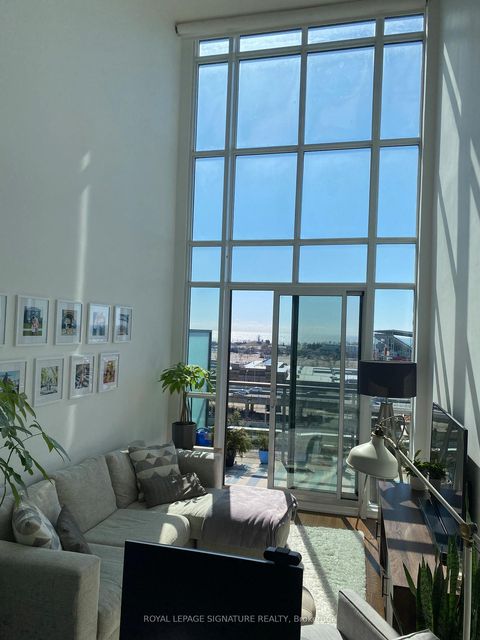 Photo 4 at 705 - 5 Hanna Avenue, Niagara, Toronto