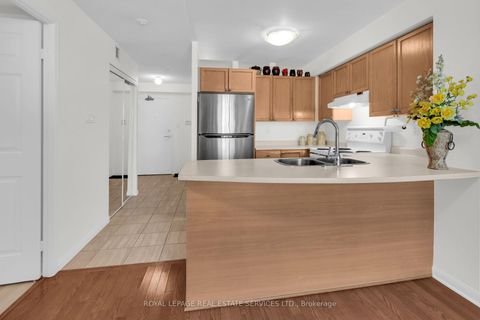 Photo 14 at 704 - 109 Front Street E, Waterfront Communities C8, Toronto