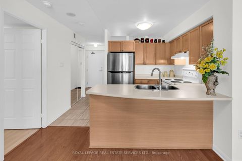 Photo 15 at 704 - 109 Front Street E, Waterfront Communities C8, Toronto
