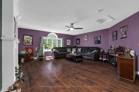 Photo 7 at 120 Jessica Drive, Painswick South, Barrie