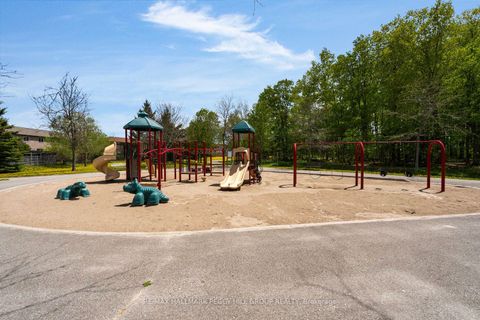 Photo 18 at 120 Jessica Drive, Painswick South, Barrie