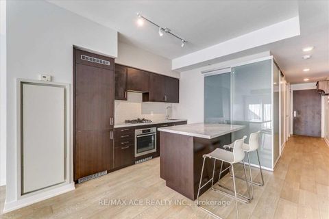 Photo 6 at 206 - 1960 Queen Street, The Beaches, Toronto