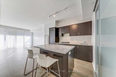 Photo 10 at 206 - 1960 Queen Street, The Beaches, Toronto