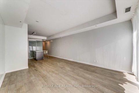 Photo 13 at 206 - 1960 Queen Street, The Beaches, Toronto
