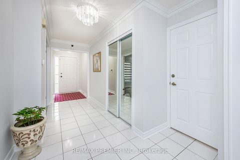 Photo 3 at 175 Medallion Boulevard, West Woodbridge, Vaughan