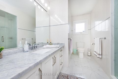 Photo 14 at 175 Medallion Boulevard, West Woodbridge, Vaughan
