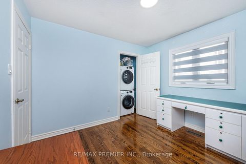 Photo 15 at 175 Medallion Boulevard, West Woodbridge, Vaughan