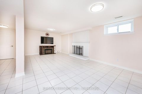 Photo 19 at 175 Medallion Boulevard, West Woodbridge, Vaughan