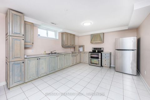 Photo 20 at 175 Medallion Boulevard, West Woodbridge, Vaughan