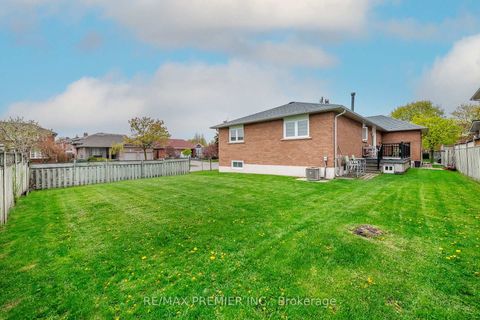 Photo 21 at 175 Medallion Boulevard, West Woodbridge, Vaughan