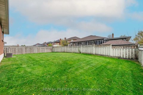 Photo 22 at 175 Medallion Boulevard, West Woodbridge, Vaughan