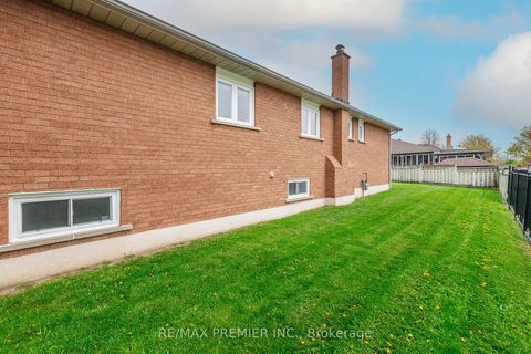 Photo 23 at 175 Medallion Boulevard, West Woodbridge, Vaughan