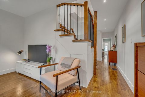 Photo 10 at 129 Earlscourt Avenue, Davenport, Toronto