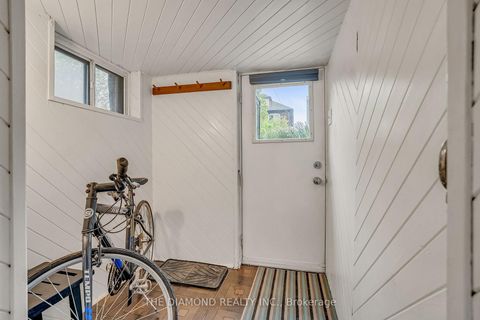 Photo 33 at 129 Earlscourt Avenue, Davenport, Toronto