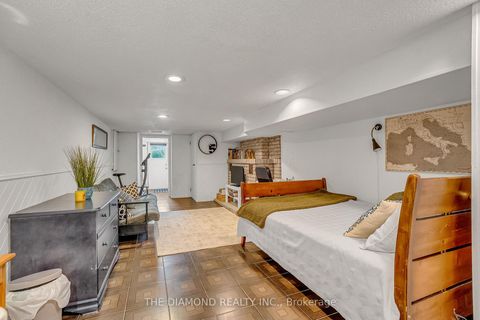 Photo 37 at 129 Earlscourt Avenue, Davenport, Toronto