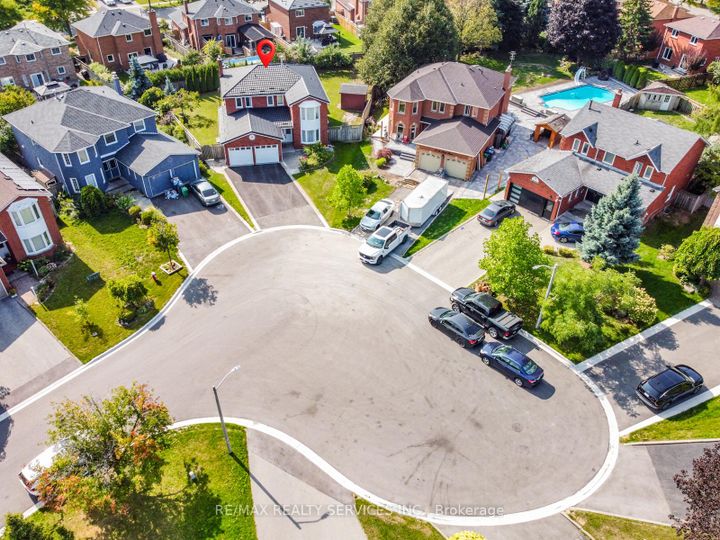 Photo 3 at 10 St Mark Place, Northwood Park, Brampton