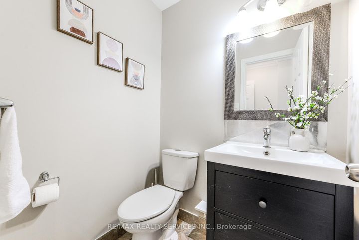 Photo 12 at 10 St Mark Place, Northwood Park, Brampton