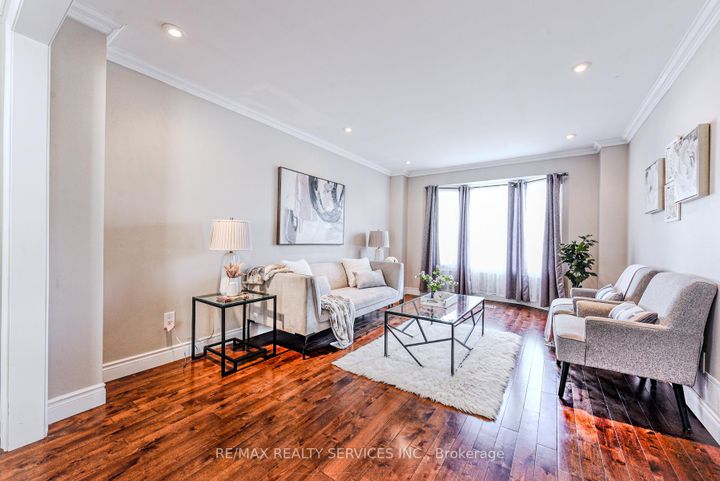 Photo 14 at 10 St Mark Place, Northwood Park, Brampton