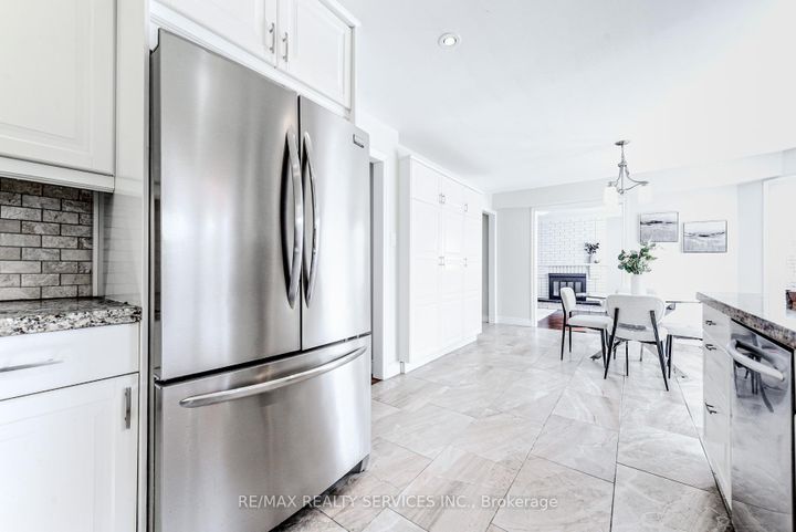 Photo 19 at 10 St Mark Place, Northwood Park, Brampton