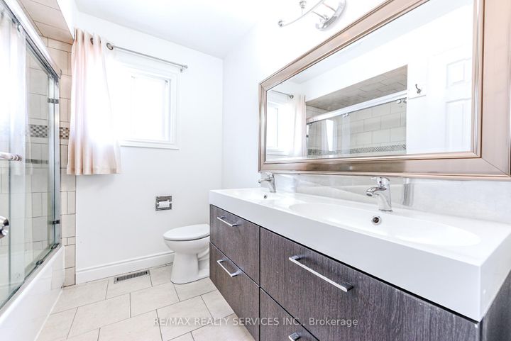 Photo 37 at 10 St Mark Place, Northwood Park, Brampton