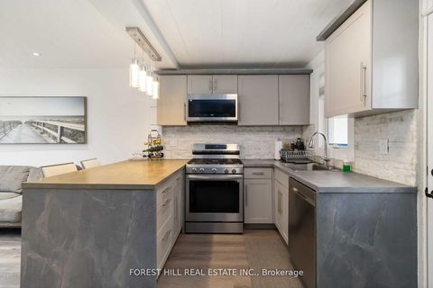 Photo 3 at 310 Senlac Road, Willowdale West, Toronto