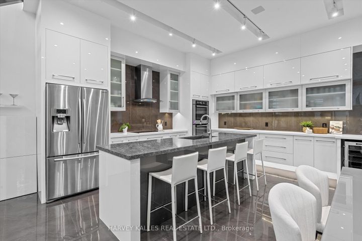 Photo 12 at 51 Hi Mount Drive, Bayview Village, Toronto