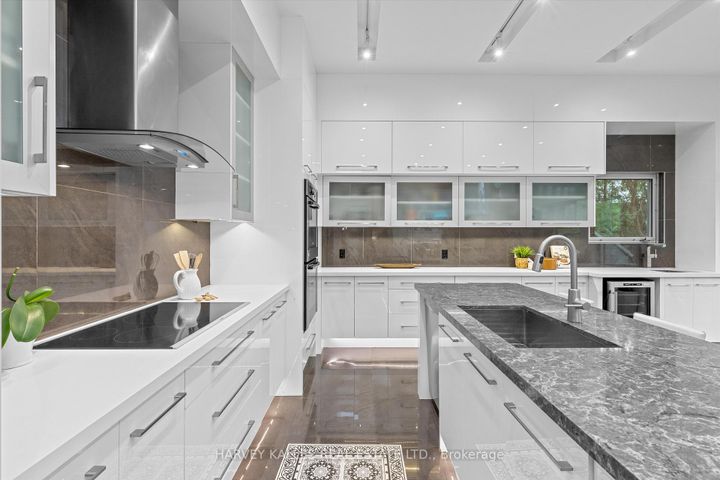 Photo 14 at 51 Hi Mount Drive, Bayview Village, Toronto