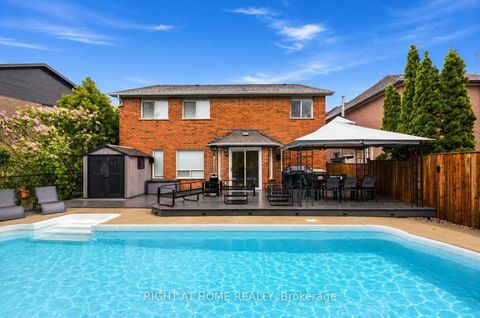 Photo 36 at 16 Mcneilage Court, Central West, Ajax