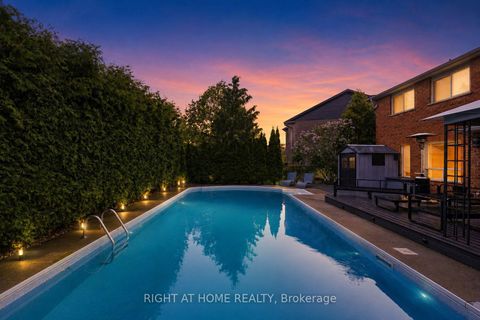 Photo 37 at 16 Mcneilage Court, Central West, Ajax