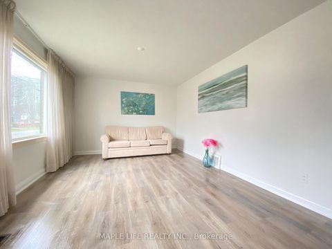 Photo 4 at 16 Lyndale Drive, Willowdale East, Toronto