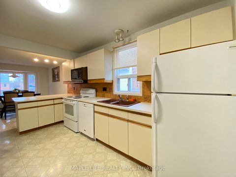 Photo 6 at 16 Lyndale Drive, Willowdale East, Toronto