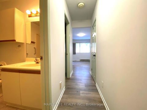 Photo 8 at 16 Lyndale Drive, Willowdale East, Toronto
