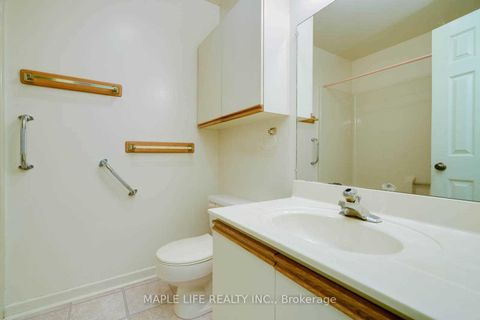 Photo 10 at 16 Lyndale Drive, Willowdale East, Toronto