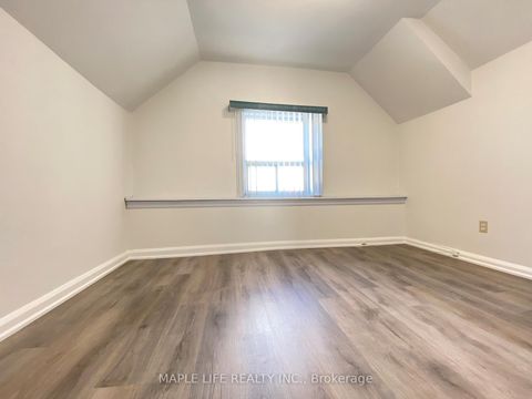 Photo 13 at 16 Lyndale Drive, Willowdale East, Toronto