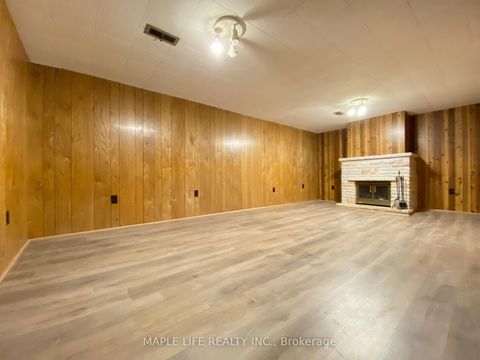 Photo 15 at 16 Lyndale Drive, Willowdale East, Toronto