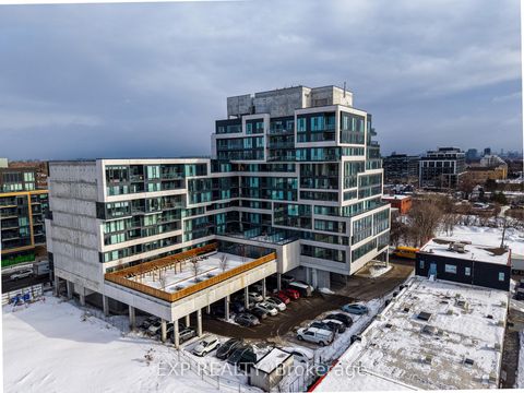 Photo 2 at 209 - 859 The Queensway, Queensway, Toronto