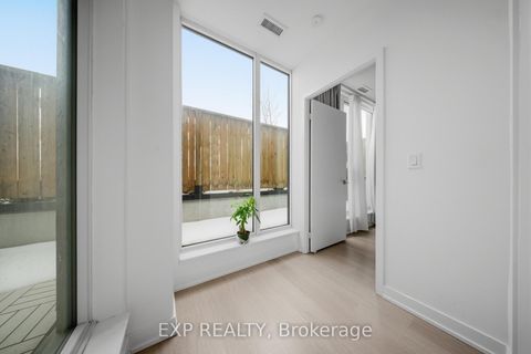 Photo 16 at 209 - 859 The Queensway, Queensway, Toronto